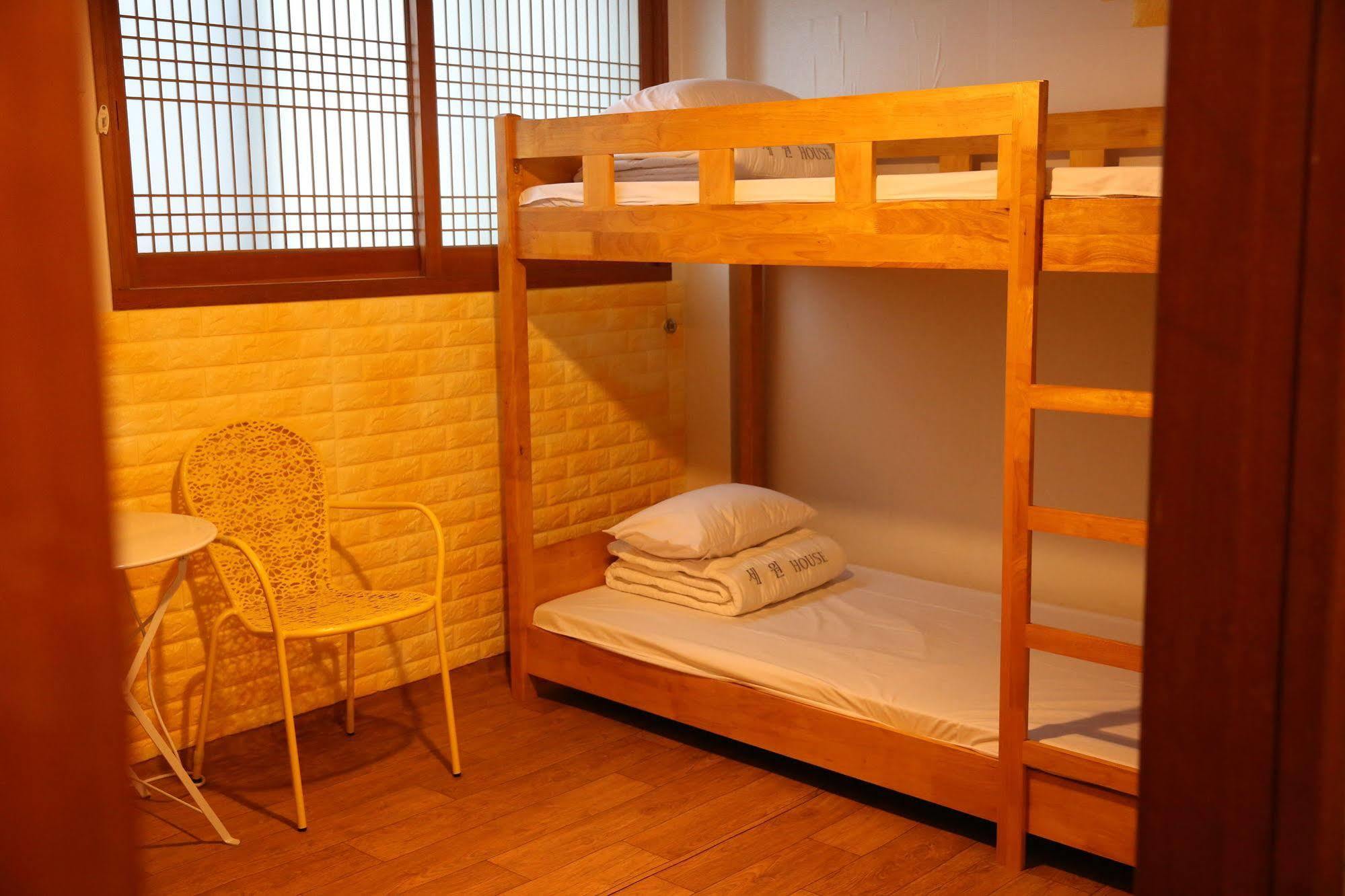 Yes Guesthouse Busan Buitenkant foto